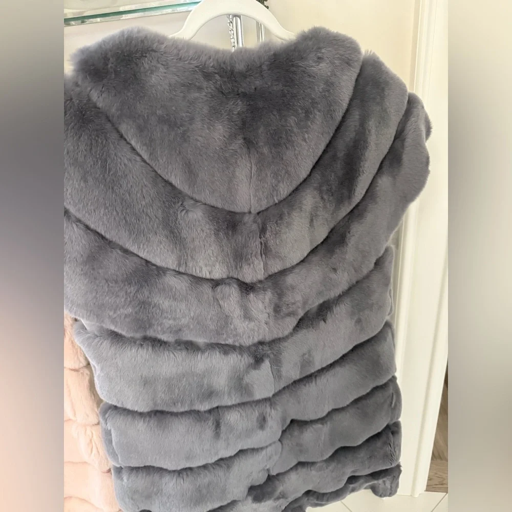 Mink Fur Vest - Picture 3 of 6